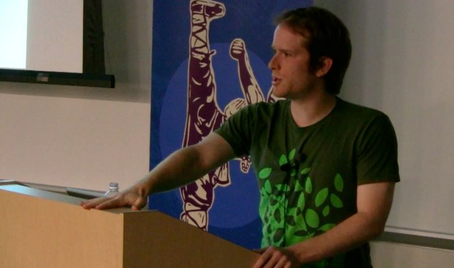 Brad Neuberg speaking at Yahoo! during the BayJax Meetup on October 7, 2009.